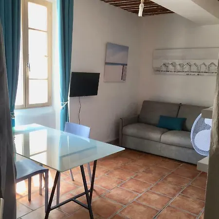 Apartment Studios Des Templiers